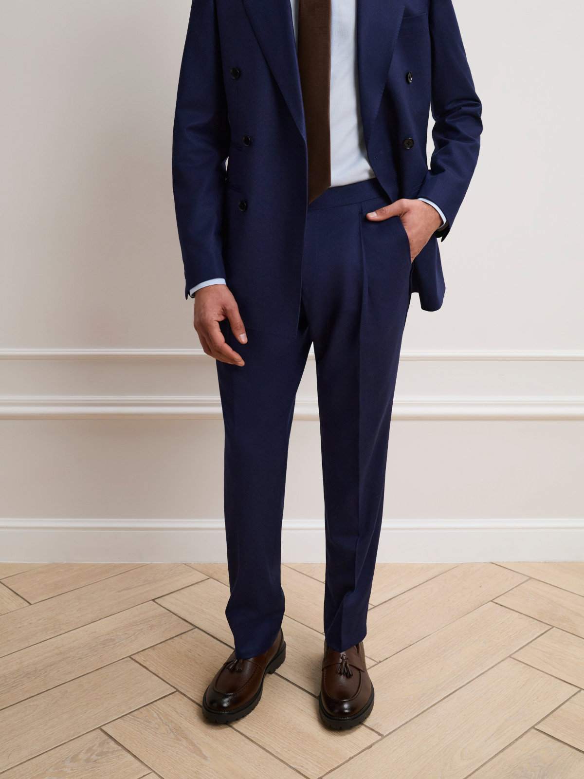 06 front shoulder crop