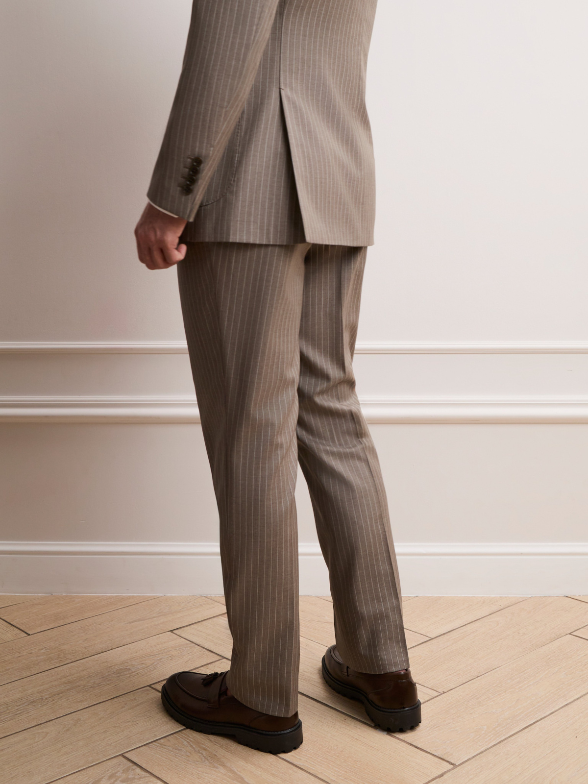 07 rear shoulder crop