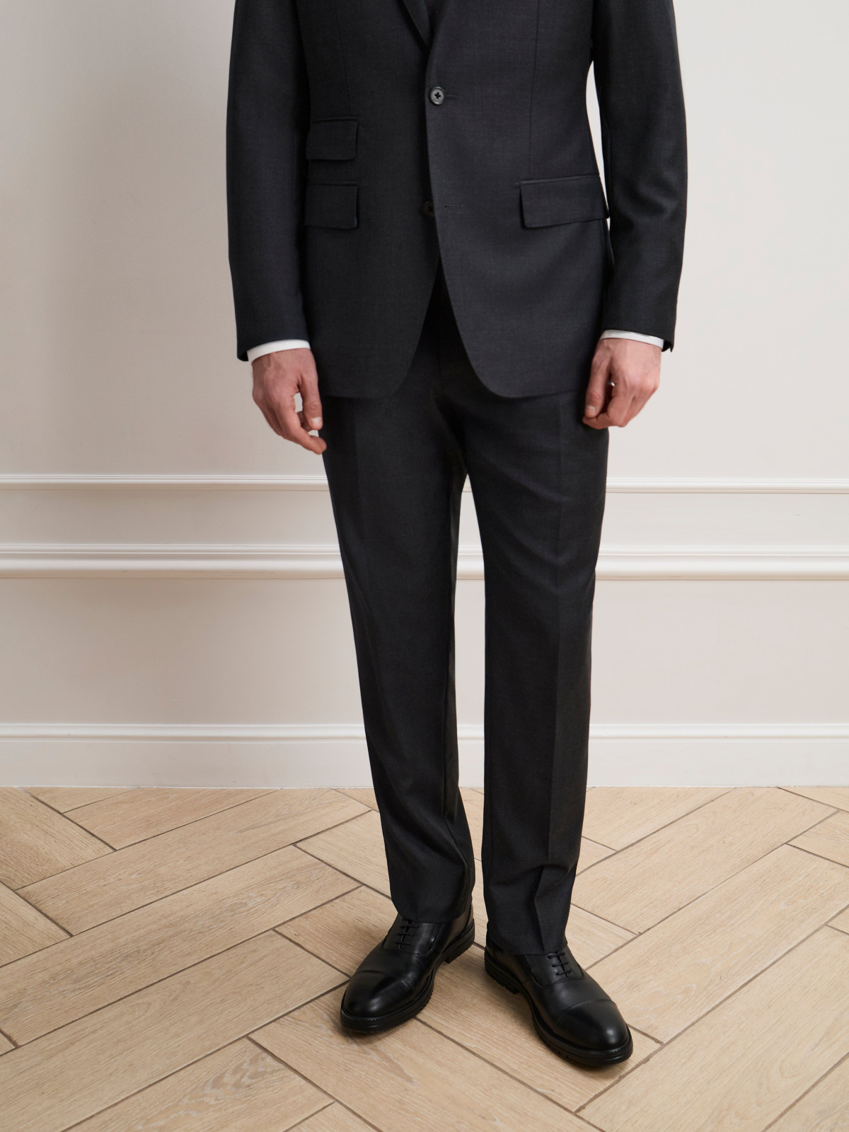 06 front shoulder crop