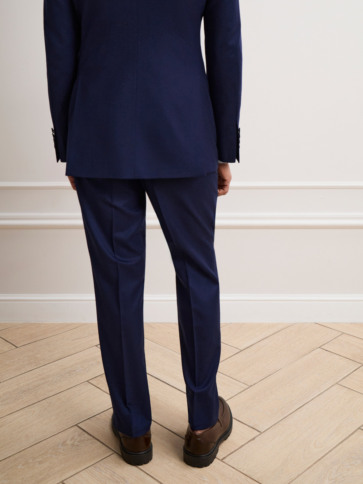 07 rear shoulder crop