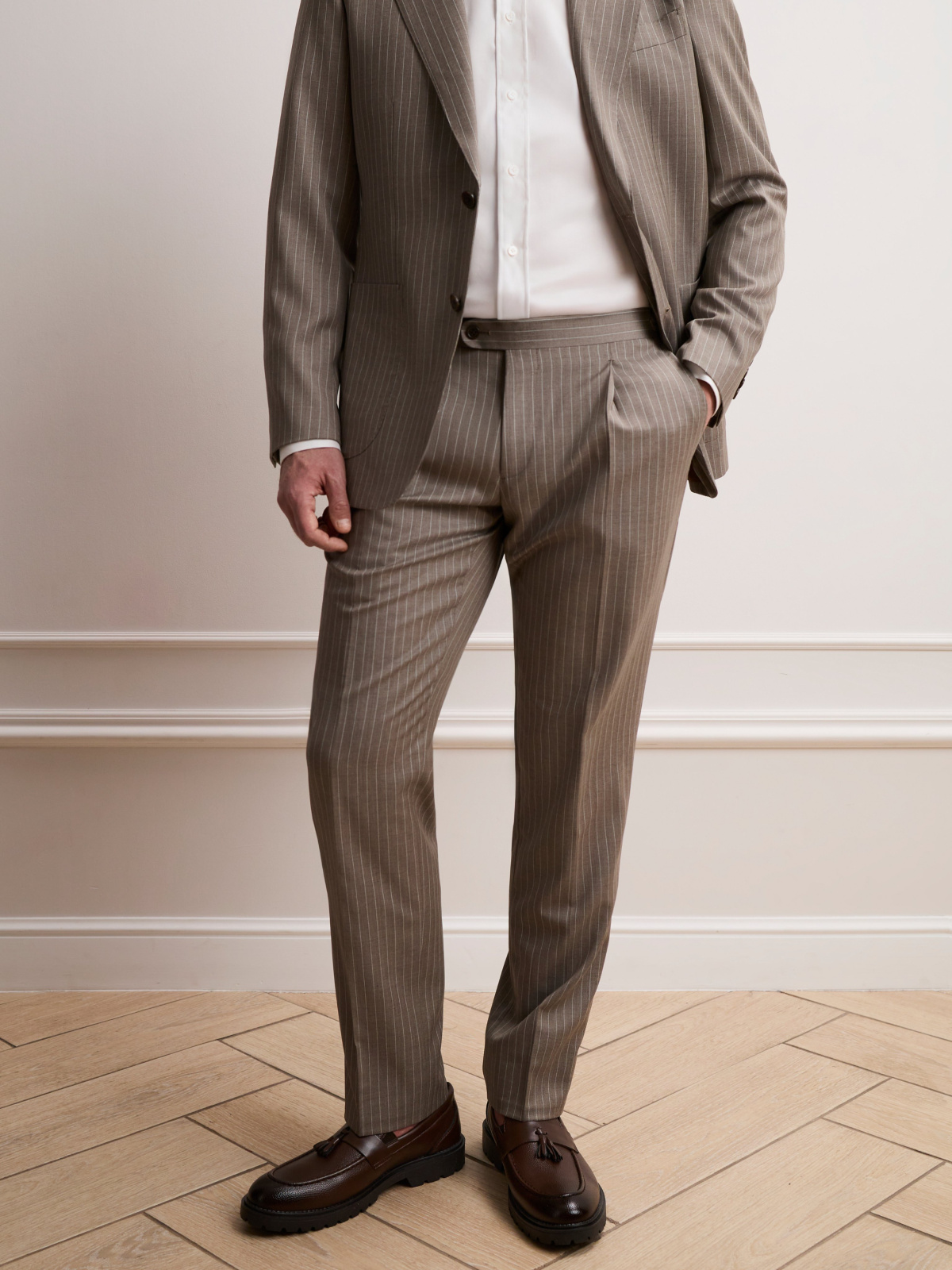 06 front shoulder crop