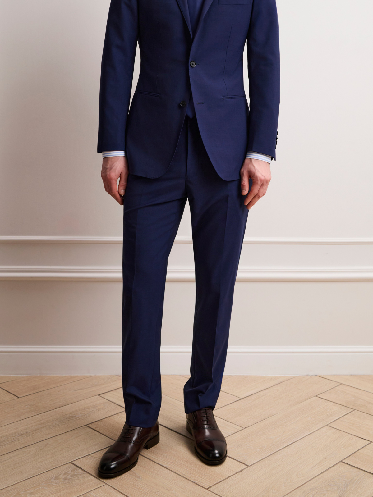 06 front shoulder crop