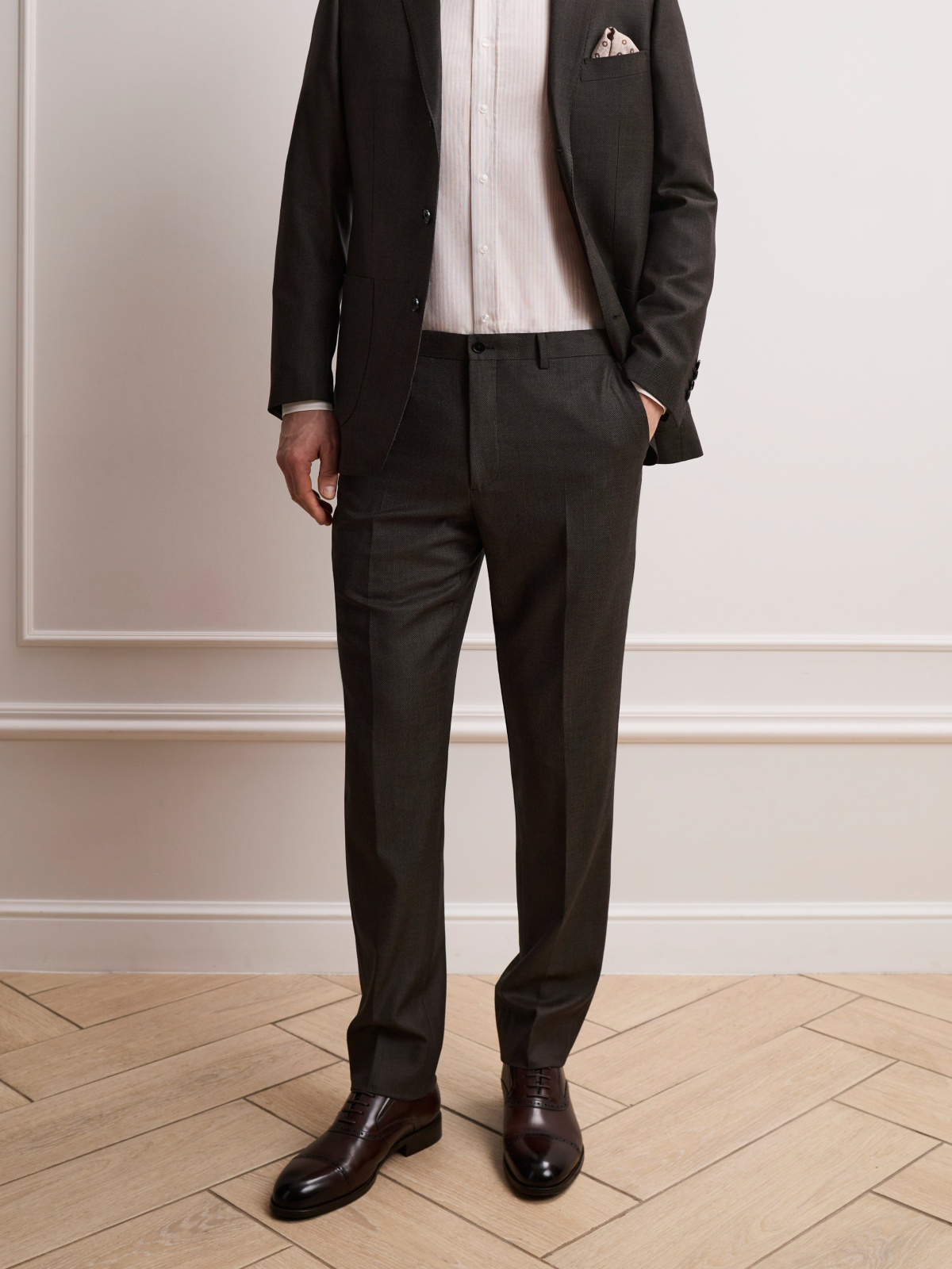 06 front shoulder crop