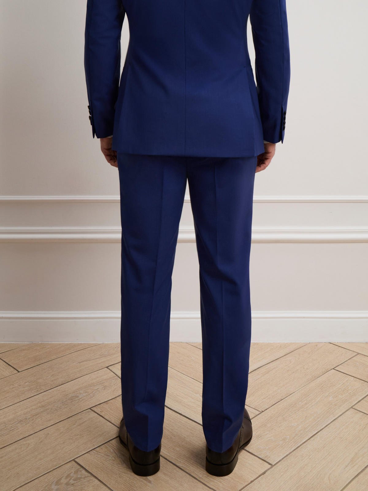 07 rear shoulder crop