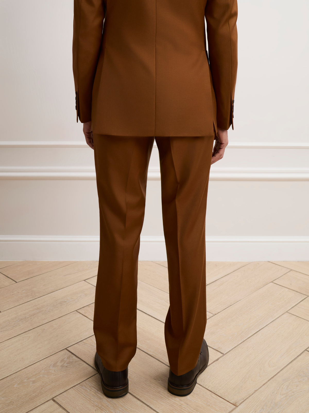 07 rear shoulder crop