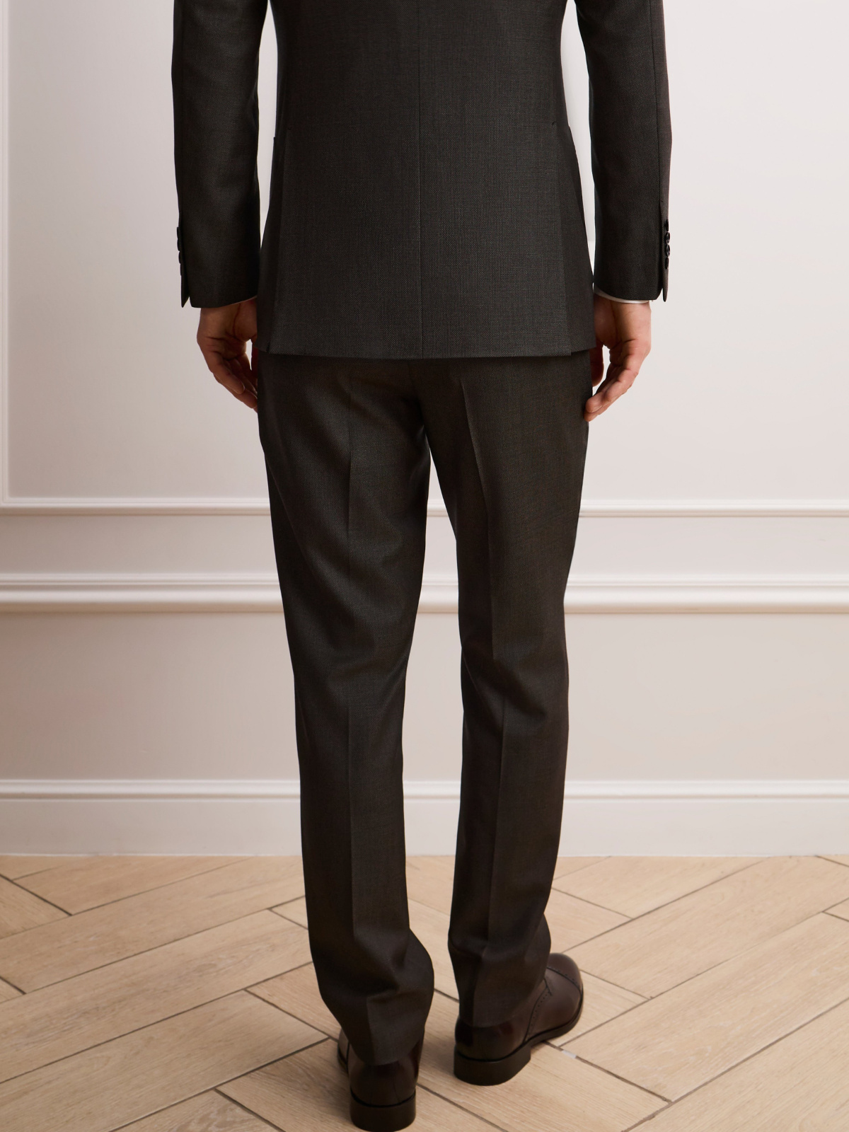 07 rear shoulder crop